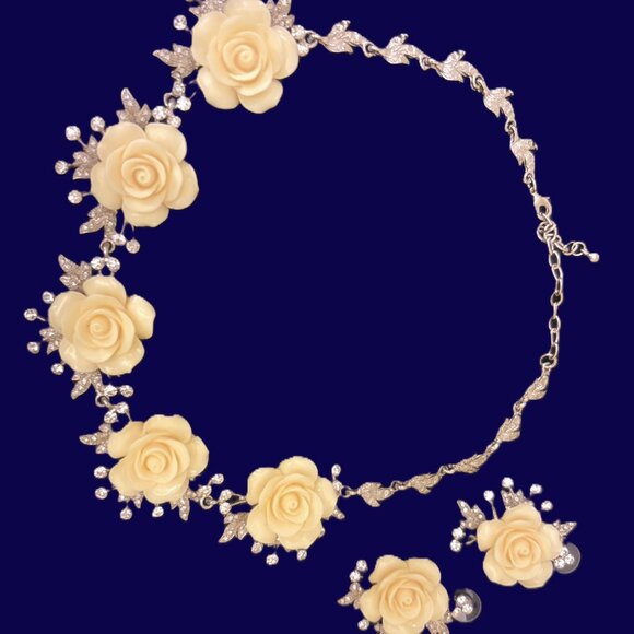 Beautiful Butter Rose Necklace and Matching Earrings Silver with Rhinestones - Picture 4 of 12